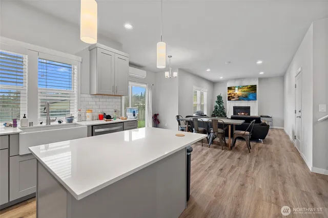 $629,000 | 1400 East Whidbey Avenue, Oak Harbor, WA 98277