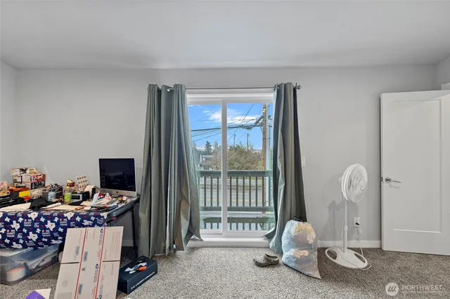 $629,000 | 1400 East Whidbey Avenue, Oak Harbor, WA 98277