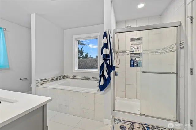 $629,000 | 1400 East Whidbey Avenue, Oak Harbor, WA 98277