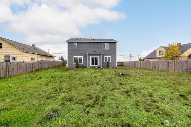 $629,000 | 1400 East Whidbey Avenue, Oak Harbor, WA 98277