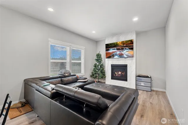 $629,000 | 1400 East Whidbey Avenue, Oak Harbor, WA 98277