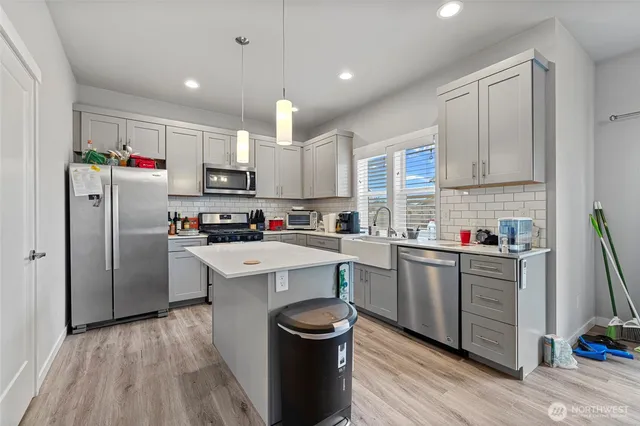 $629,000 | 1400 East Whidbey Avenue, Oak Harbor, WA 98277