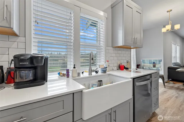 $629,000 | 1400 East Whidbey Avenue, Oak Harbor, WA 98277