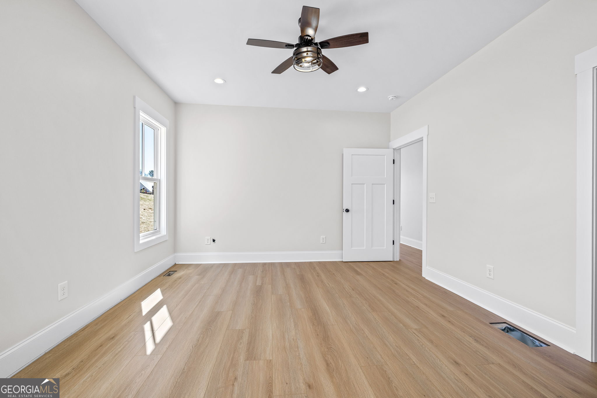 409 Roper Drive Clarkesville, GA 30523 - Photo 14 of 28