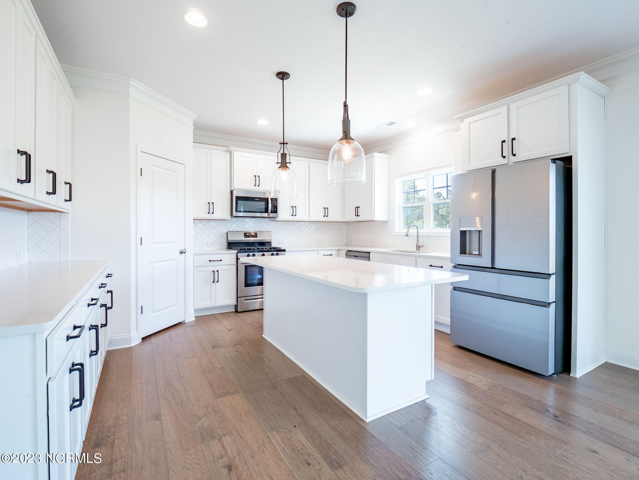 909 Needlerush Road Sneads Ferry, NC 28460 - Photo 18 of 42 16-web-or-mls-P3260505-HDR