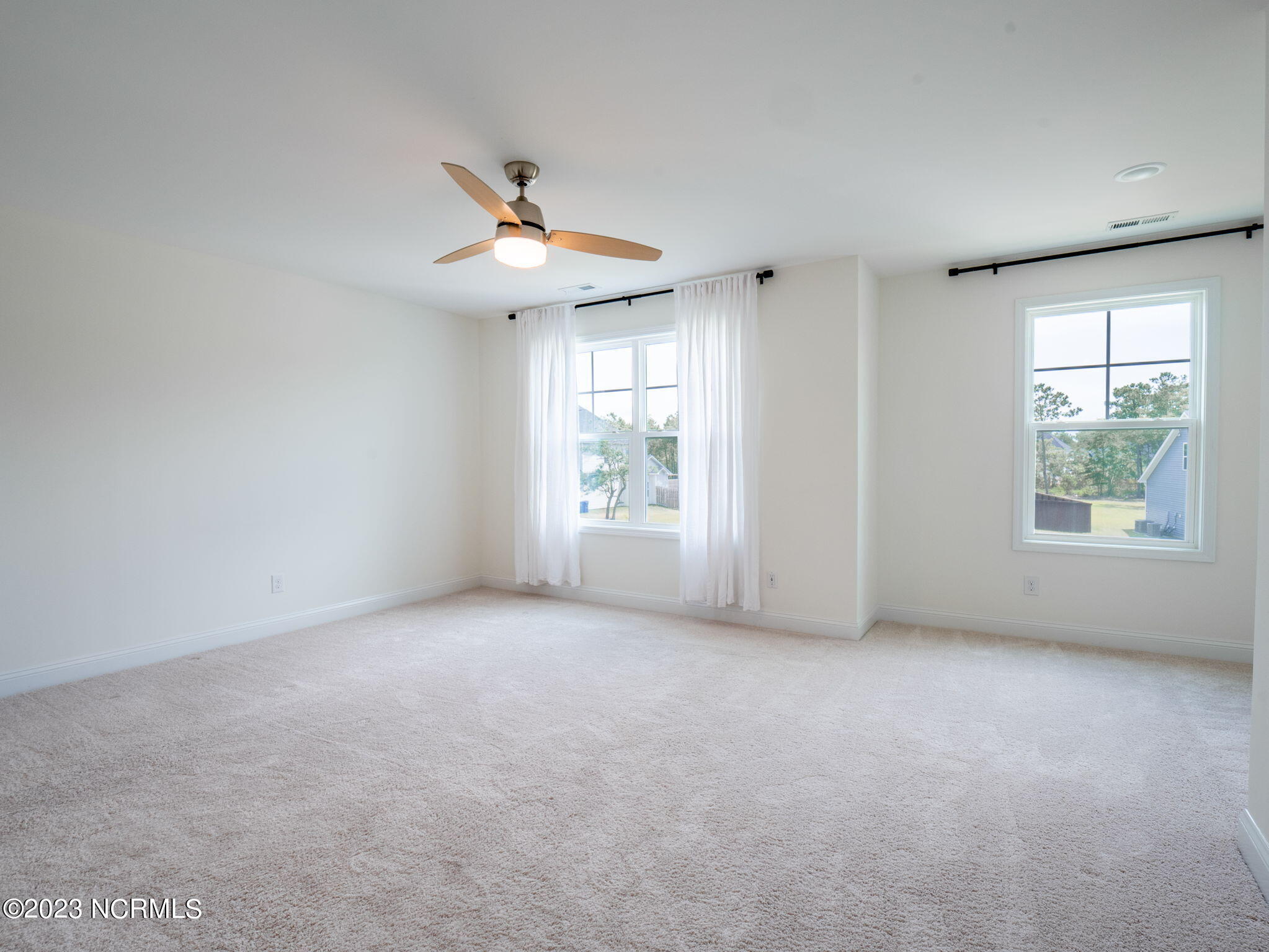 909 Needlerush Road Sneads Ferry, NC 28460 - Photo 29 of 42 26-web-or-mls-P3260370-HDR