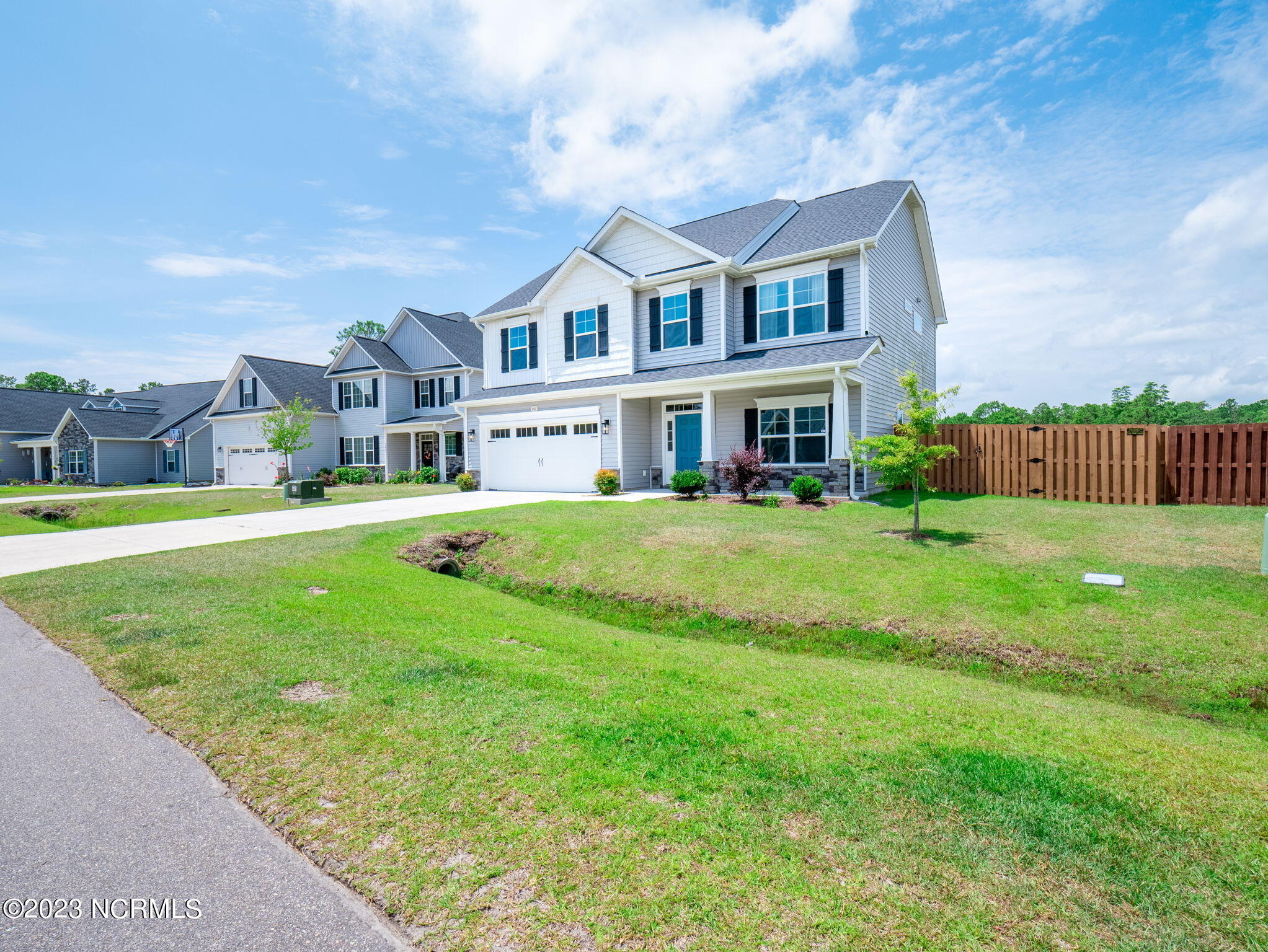 909 Needlerush Road Sneads Ferry, NC 28460 - Photo 3 of 42 3-web-or-mls-P3260560-HDR