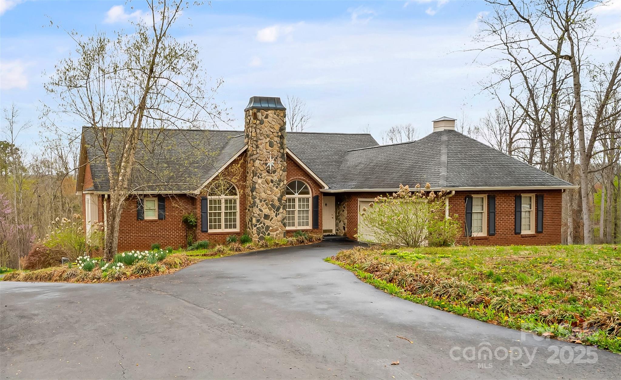 3772 Sandy Ford Road Hickory, NC 28602 - Photo 1 of 32 front view of a house with a yard