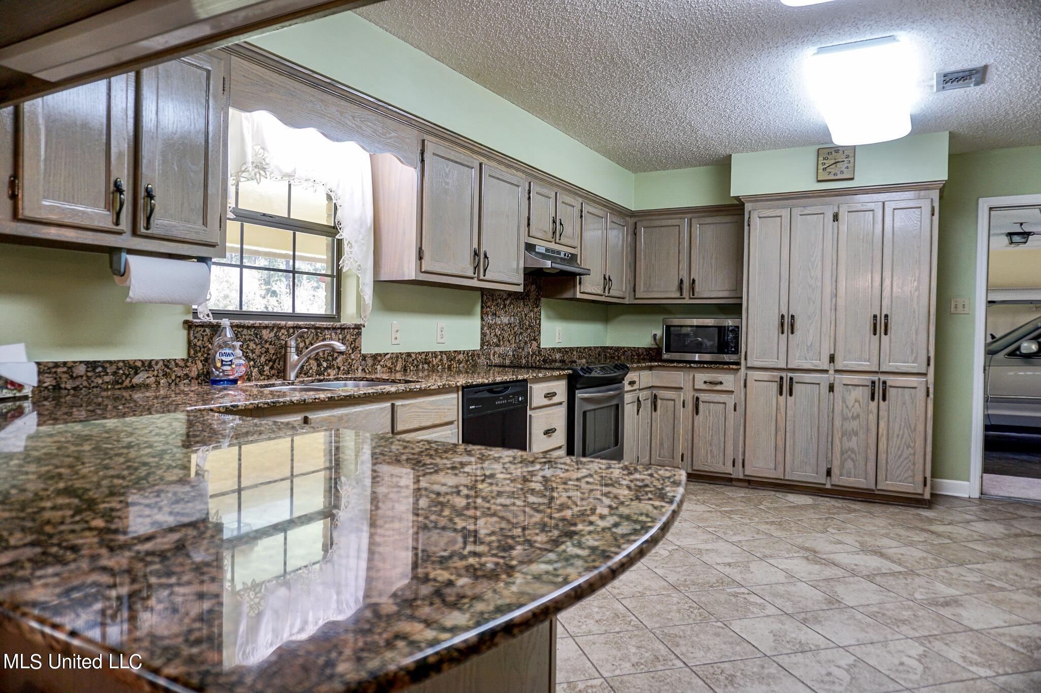 14300 Mt Pleasant Road Vancleave, MS 39565 - Photo 11 of 30 F5C3DDAA-7769-413B-8742-B0AD4A9E3AE5