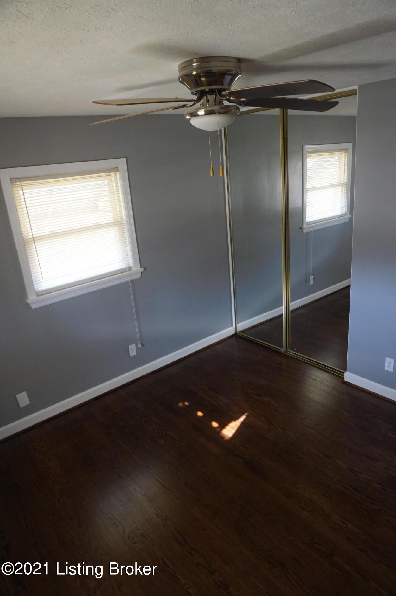 6300 Doe Run Road Louisville, KY 40216 - Photo 10 of 20 DSC01957