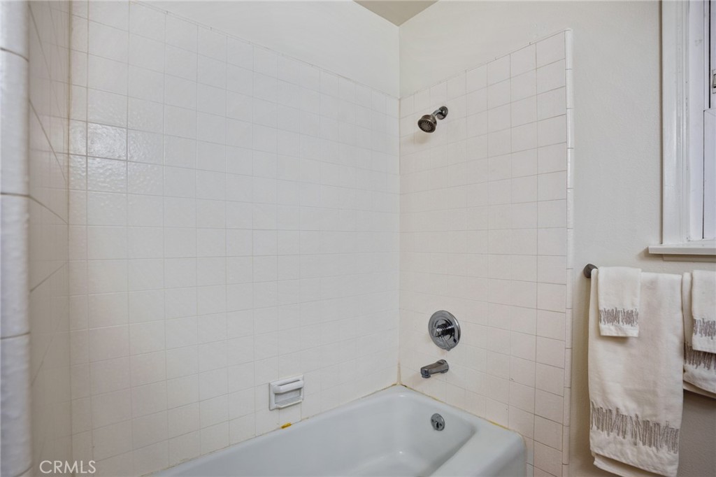 1734 North Vallejo Way Upland, CA 91784 - Photo 24 of 43 a bathroom with a bathtub