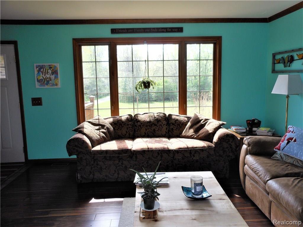 7449 Brewer Road Flint, MI 48507 - Photo 14 of 44 DSCN7074.JPG