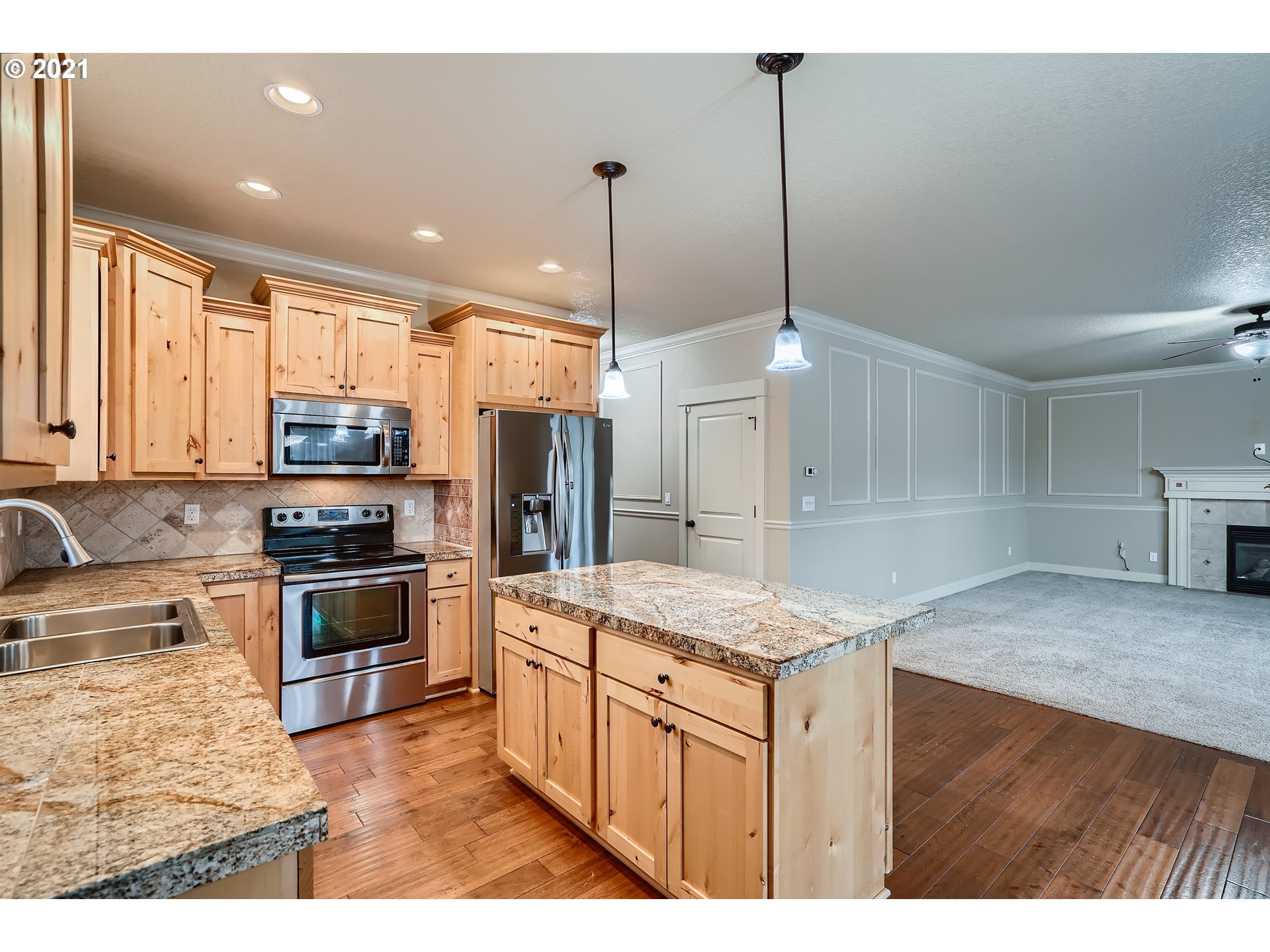 3342 Southwest Miller Place Gresham, OR 97080 - Photo 12 of 32 Gallery Image 12