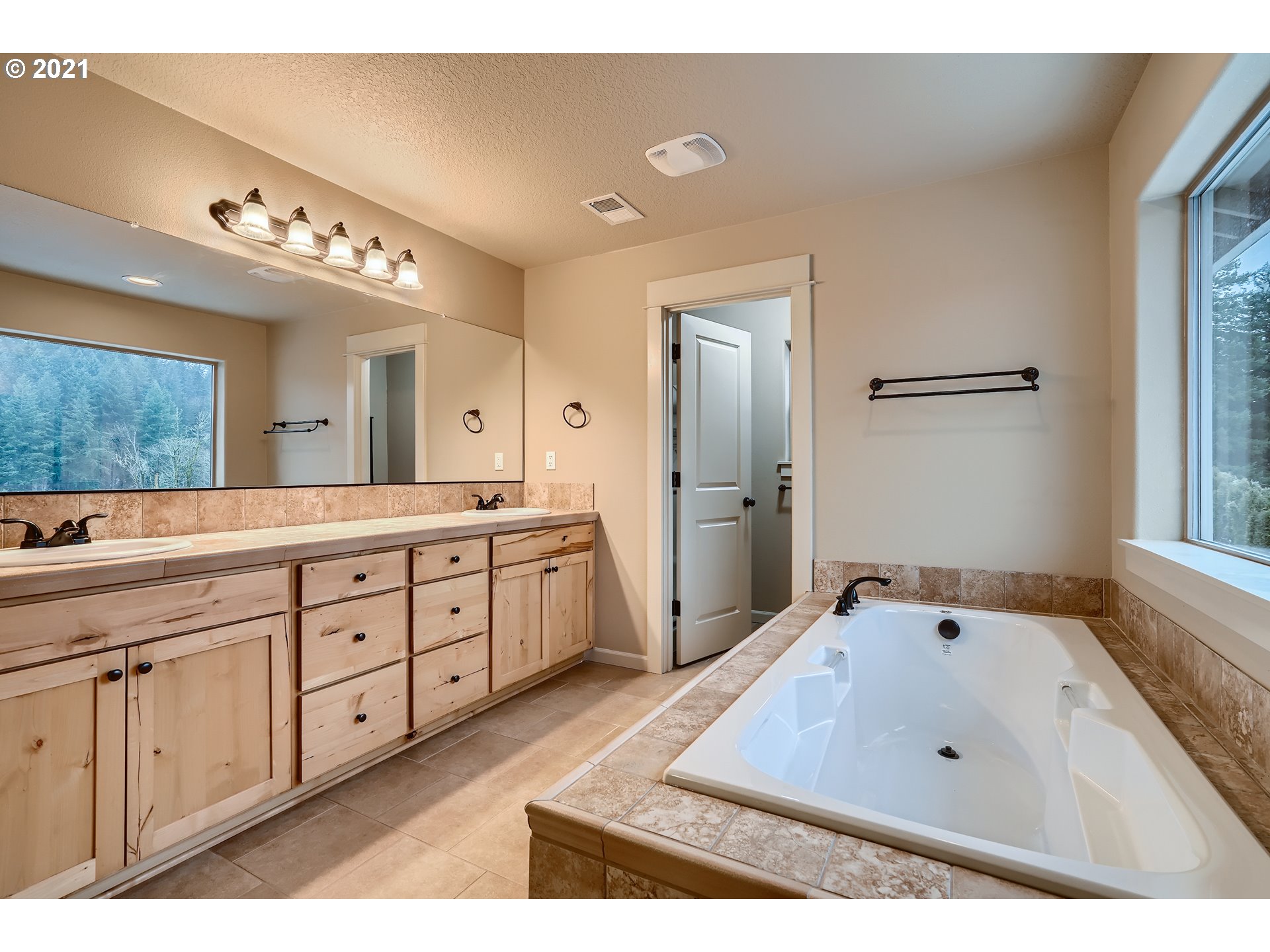 3342 Southwest Miller Place Gresham, OR 97080 - Photo 19 of 32 Gallery Image 19