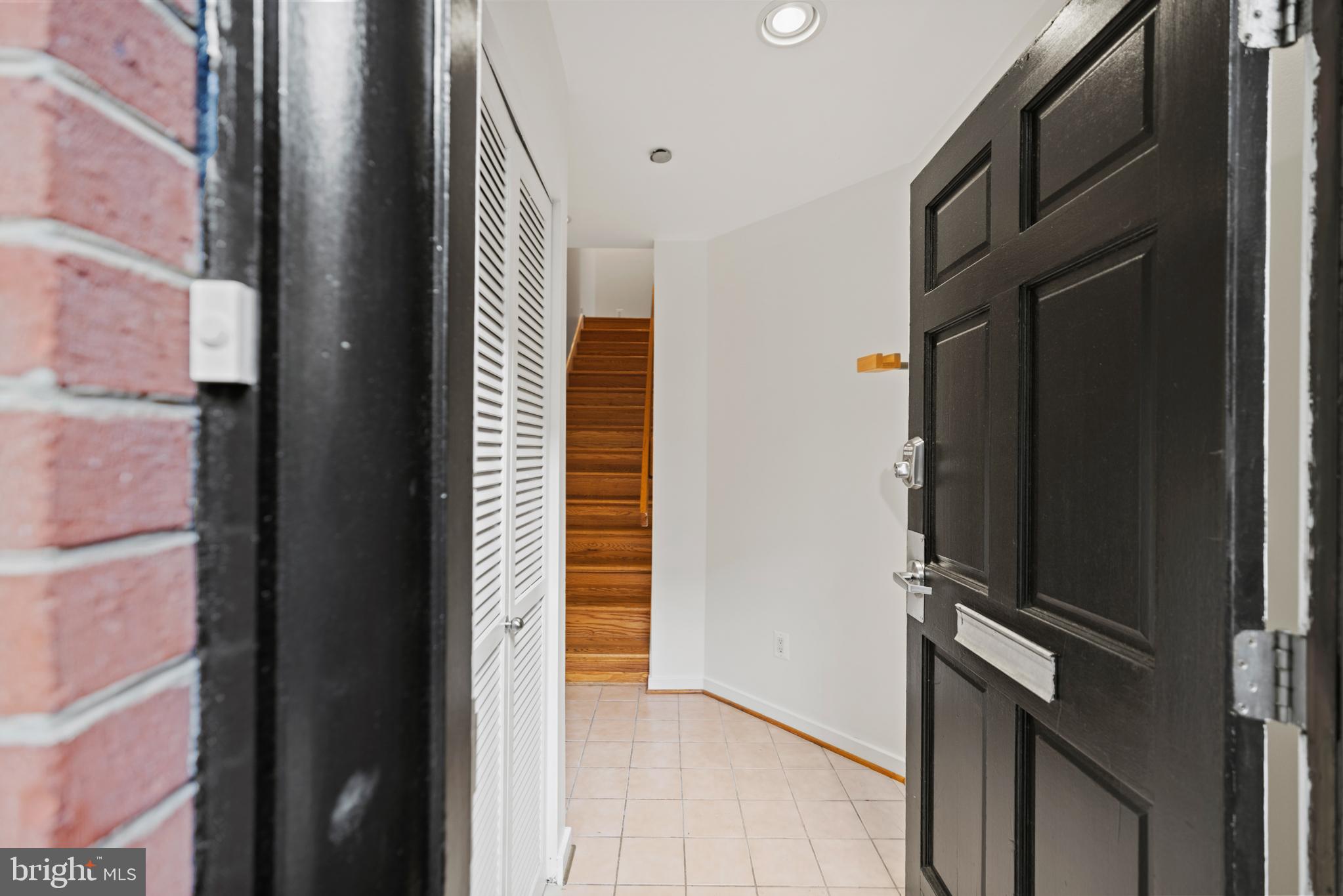 3517 17th Street Northwest, Unit 10 Washington, DC 20010 - Photo 3 of 35 a view of an empty room