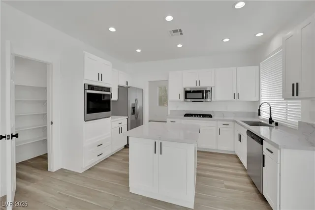 $3,000 | 9205 Spruce Mountain Way, Las Vegas, NV 89134