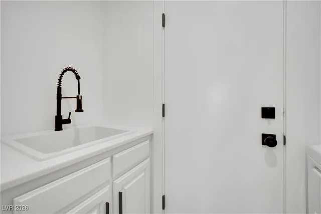 $3,000 | 9205 Spruce Mountain Way, Las Vegas, NV 89134