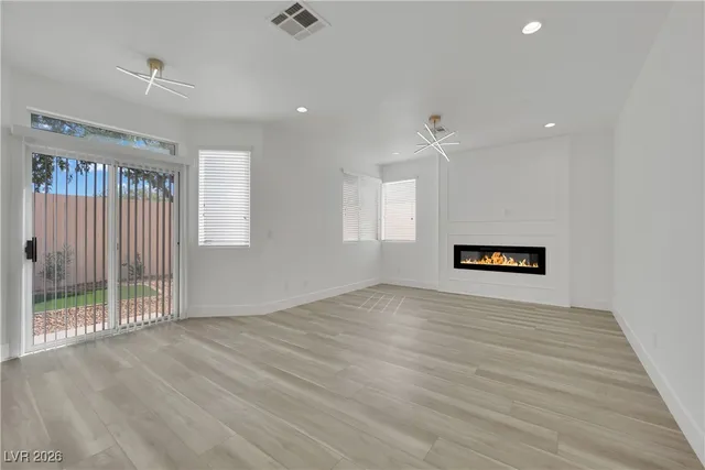 $3,000 | 9205 Spruce Mountain Way, Las Vegas, NV 89134