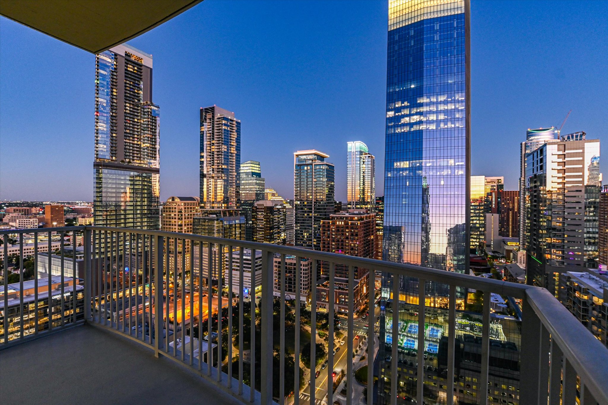 360 Nueces Street, Unit 3207 Austin, TX 78701 - Photo 20 of 30 a view of balcony with a potted plant
