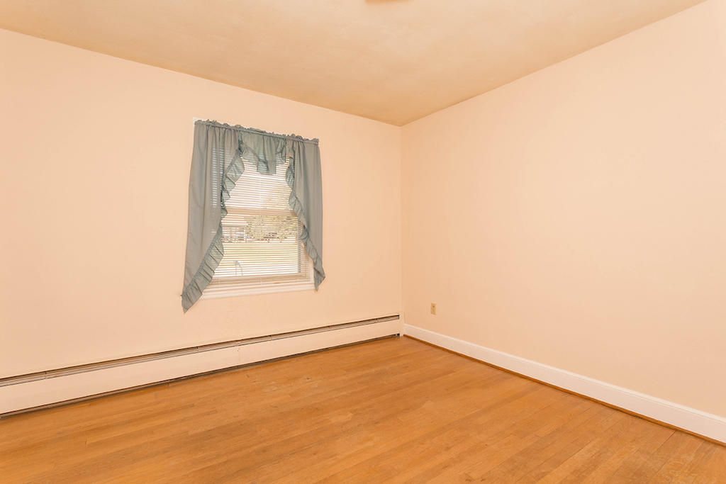 2053 Meadowbrook Road Northwest Roanoke, VA 24017 - Photo 14 of 32 DGA_5544