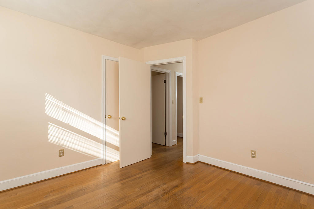 2053 Meadowbrook Road Northwest Roanoke, VA 24017 - Photo 20 of 32 DGA_5550