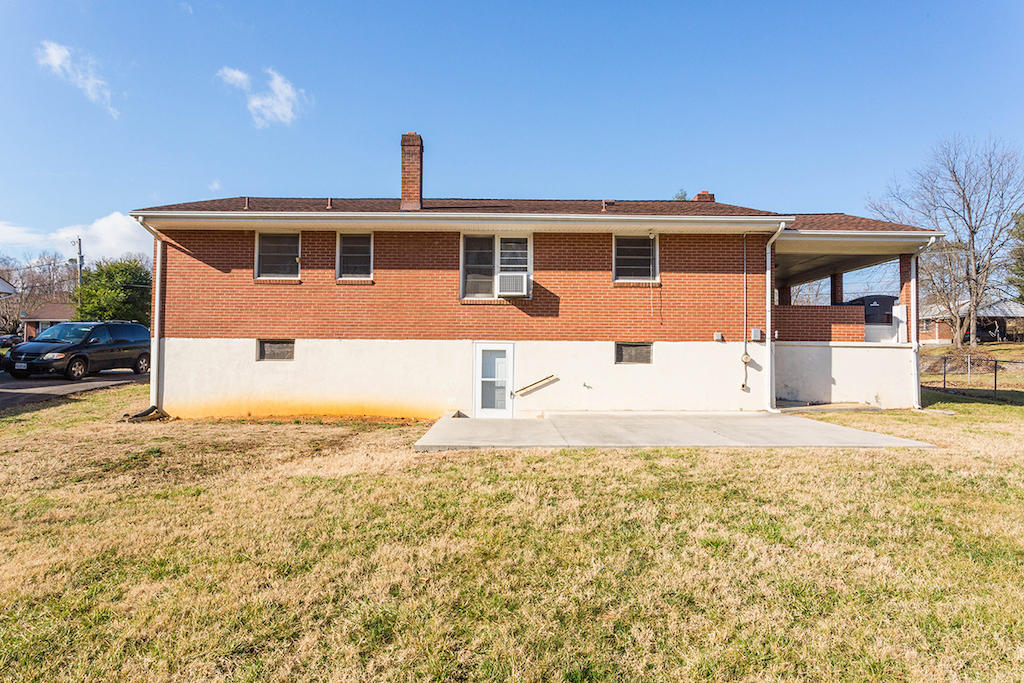 2053 Meadowbrook Road Northwest Roanoke, VA 24017 - Photo 28 of 32 DGA_5558