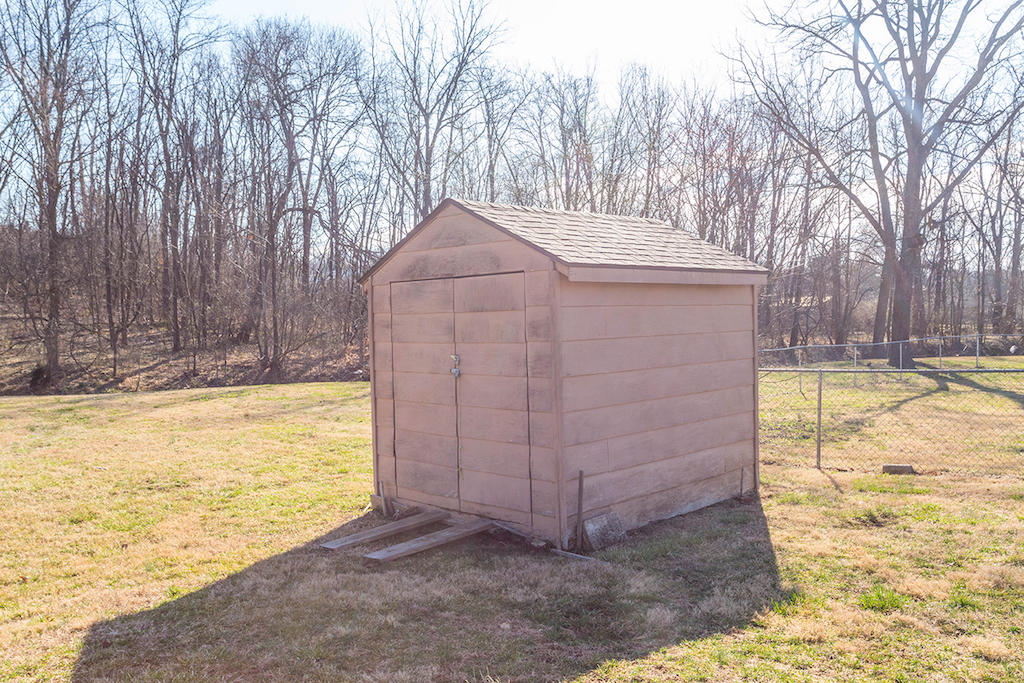 2053 Meadowbrook Road Northwest Roanoke, VA 24017 - Photo 29 of 32 DGA_5559