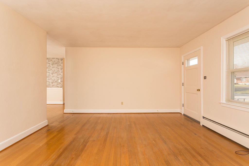 2053 Meadowbrook Road Northwest Roanoke, VA 24017 - Photo 7 of 32 DGA_5537