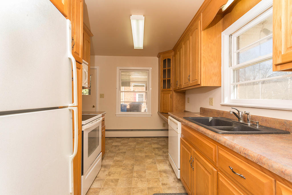 2053 Meadowbrook Road Northwest Roanoke, VA 24017 - Photo 10 of 32 DGA_5540