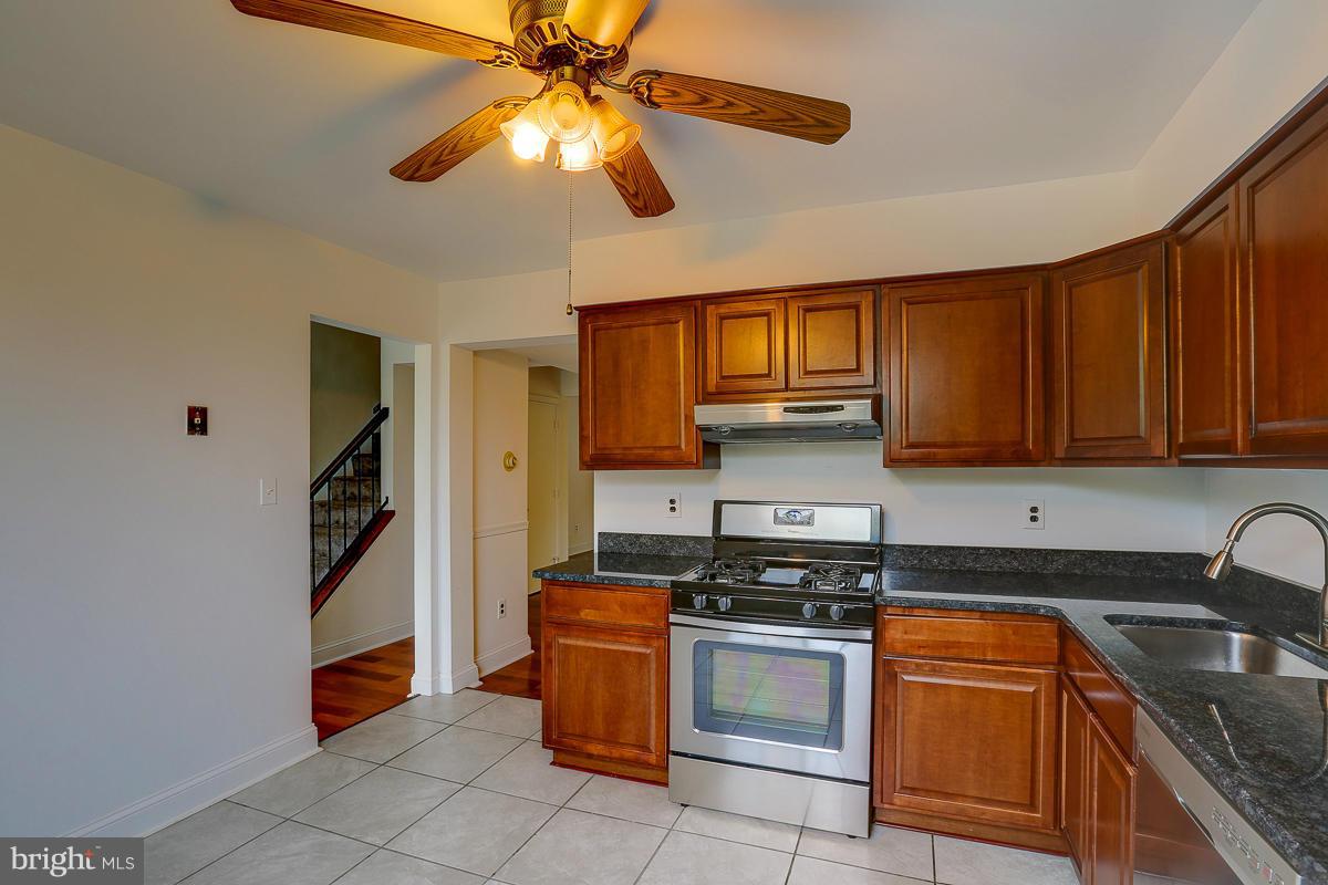 9234 Bellbeck Road Baltimore, MD 21234 - Photo 8 of 30 Kitchen
