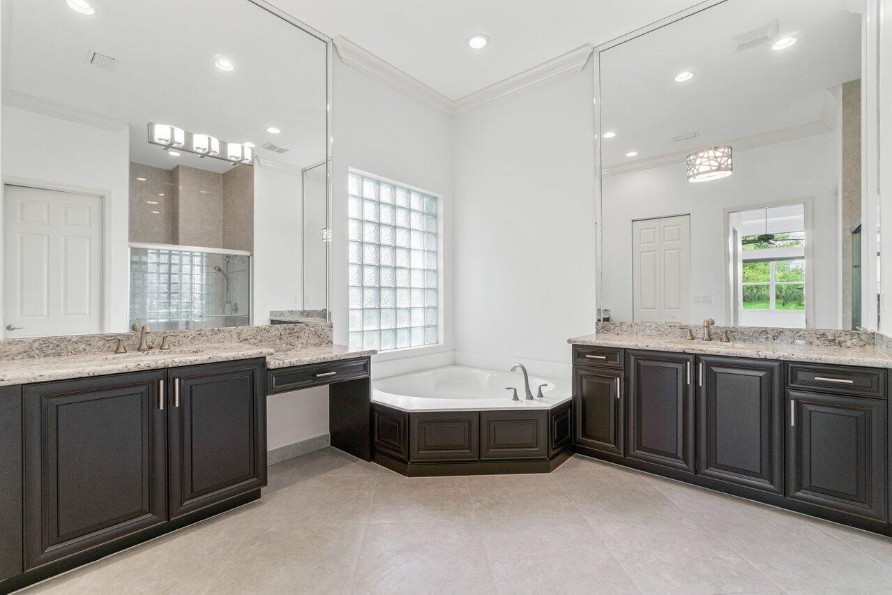 9039 Ribbons Ridge Point Boynton Beach, FL 33473 - Photo 15 of 51 Master Bathroom
