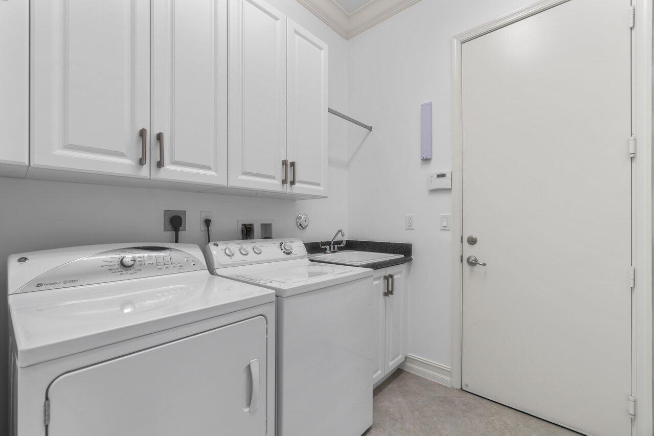 9039 Ribbons Ridge Point Boynton Beach, FL 33473 - Photo 35 of 51 Laundry Room