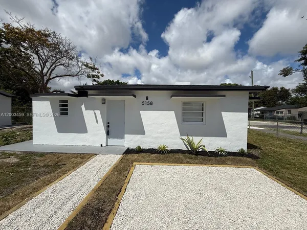 $1,500 | 5158 Northwest 19th Avenue, Unit B, Miami, FL 33142