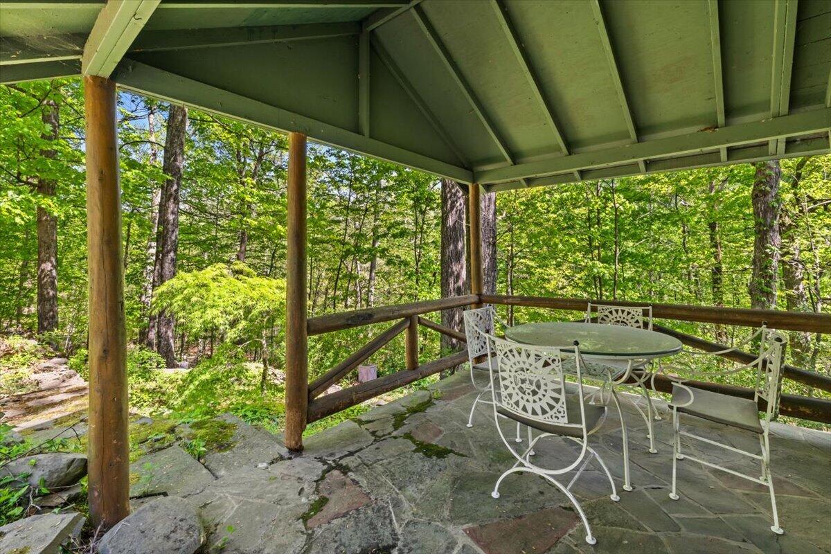 1341 Beaver Valley Road Stroudsburg, PA 18360 - Photo 69 of 84 Cottage Stone Patio