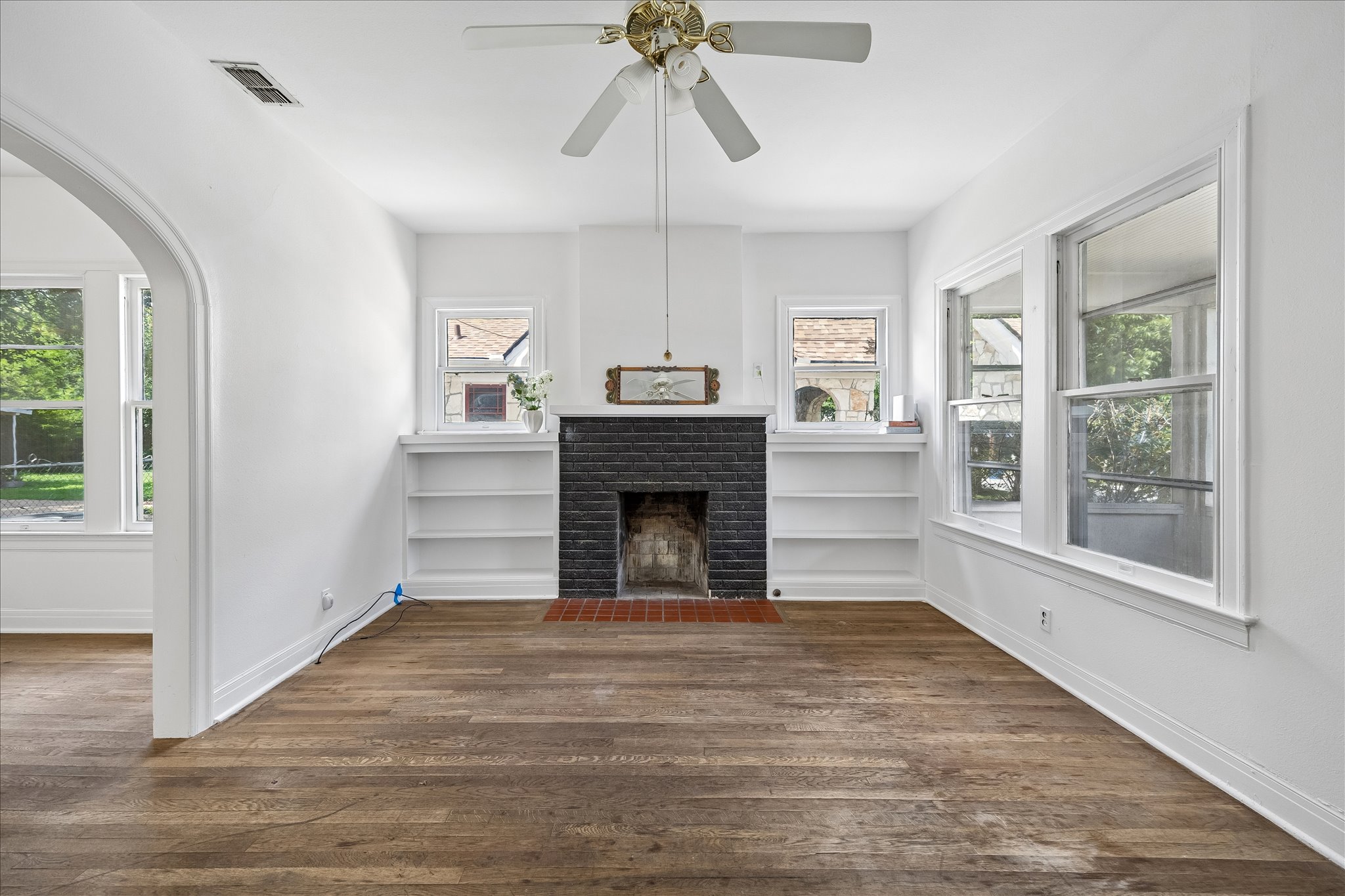 3906 Becker Avenue Austin, TX 78751 - Photo 5 of 11