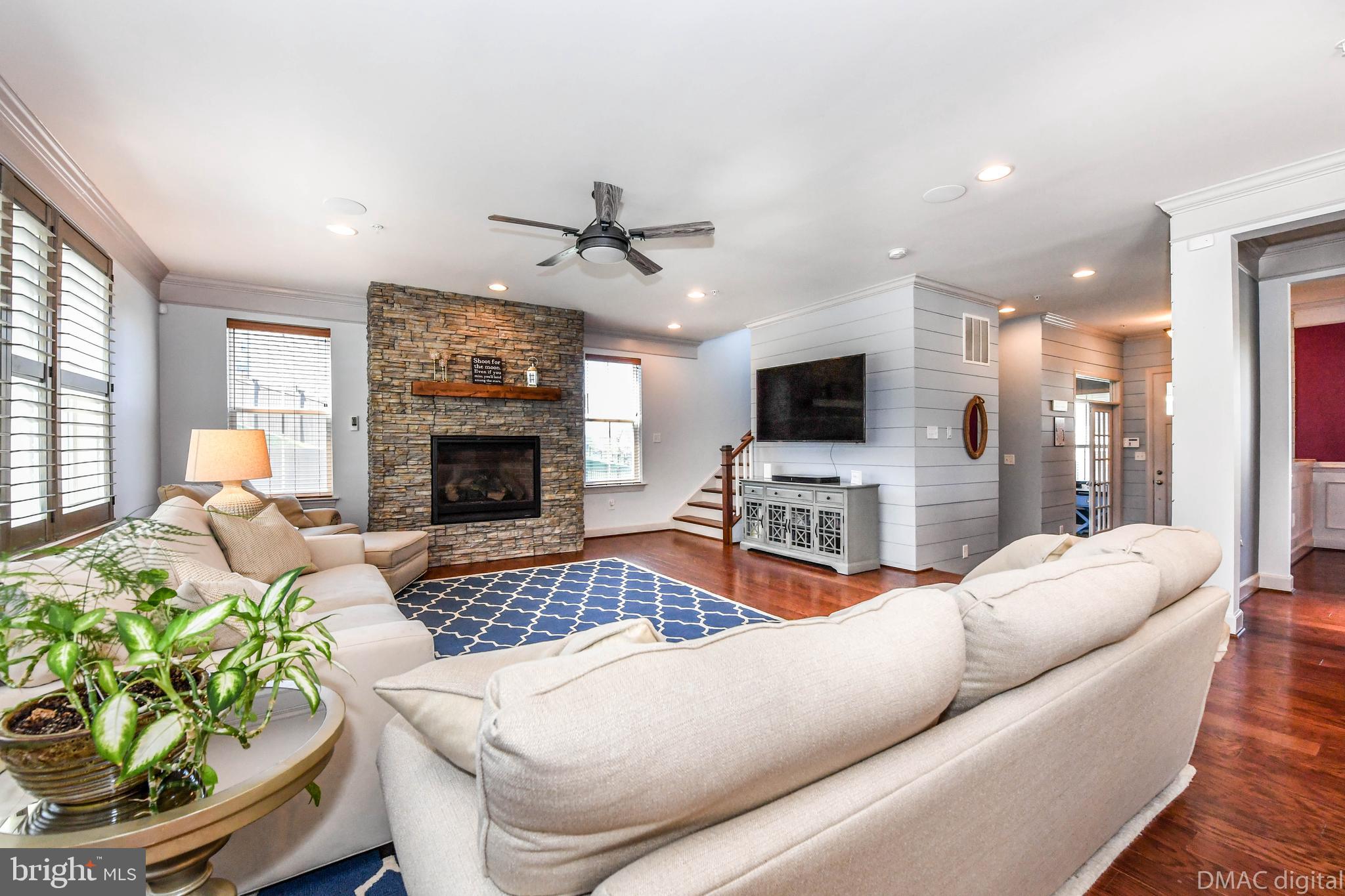 6860 East Shavano Road New Market, MD 21774 - Photo 18 of 45 Large, comfortable family room.