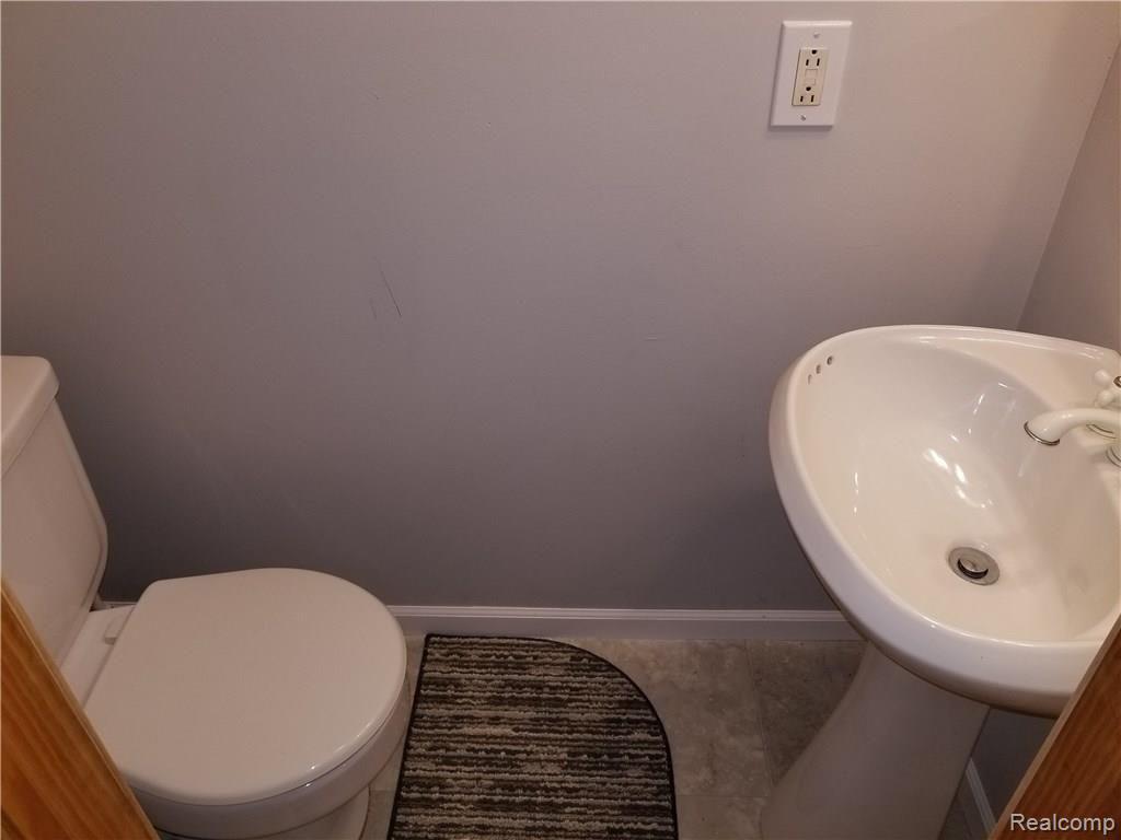 4093 West Allen Road Howell, MI 48855 - Photo 18 of 40 20180418_202311.jpg