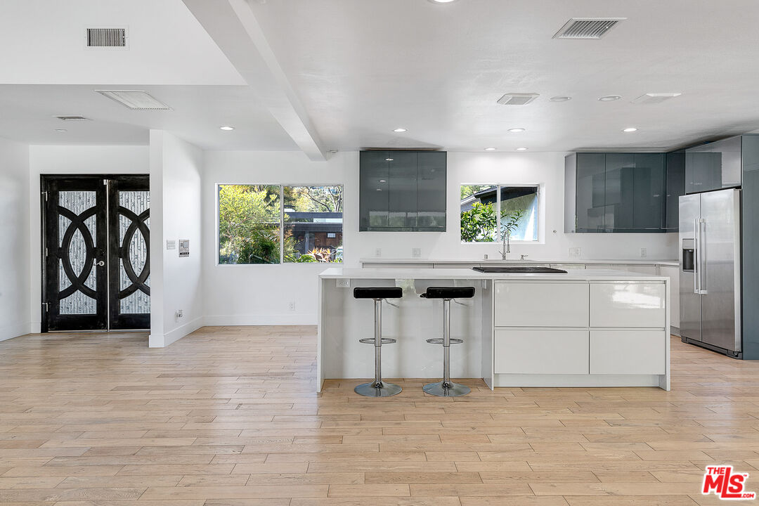 2700 Carmar Drive Los Angeles, CA 90046 - Photo 13 of 45