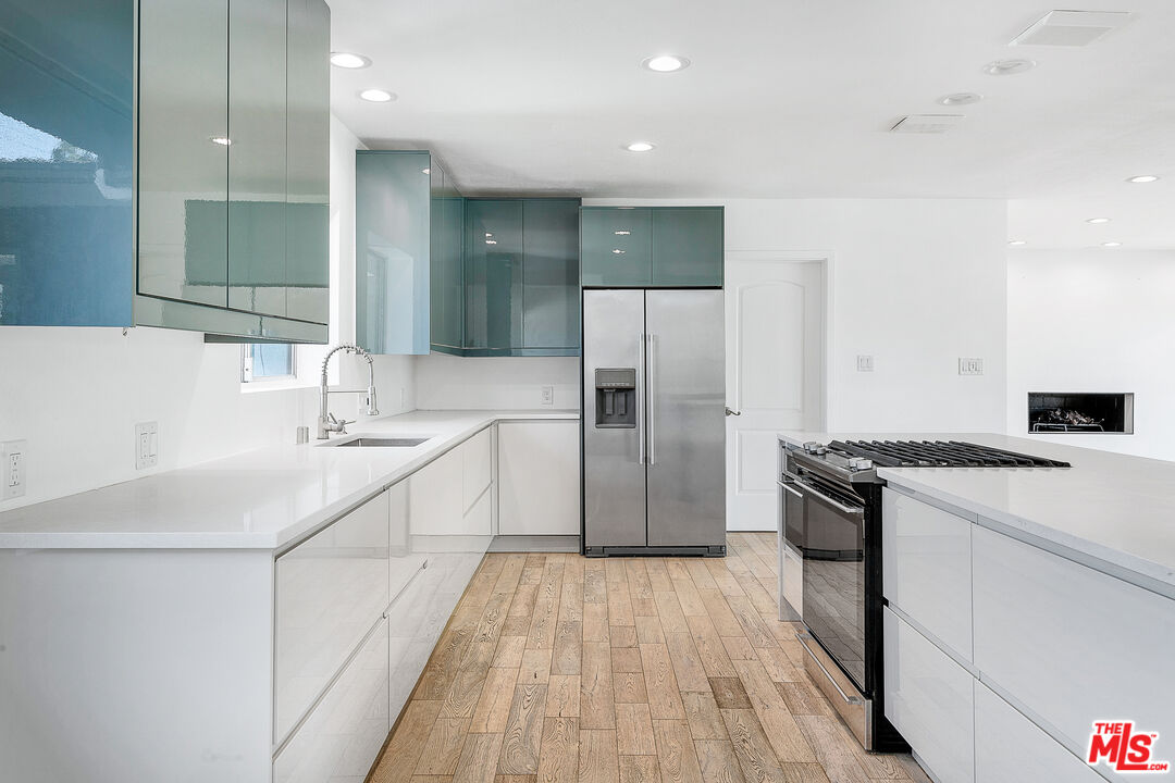 2700 Carmar Drive Los Angeles, CA 90046 - Photo 17 of 45