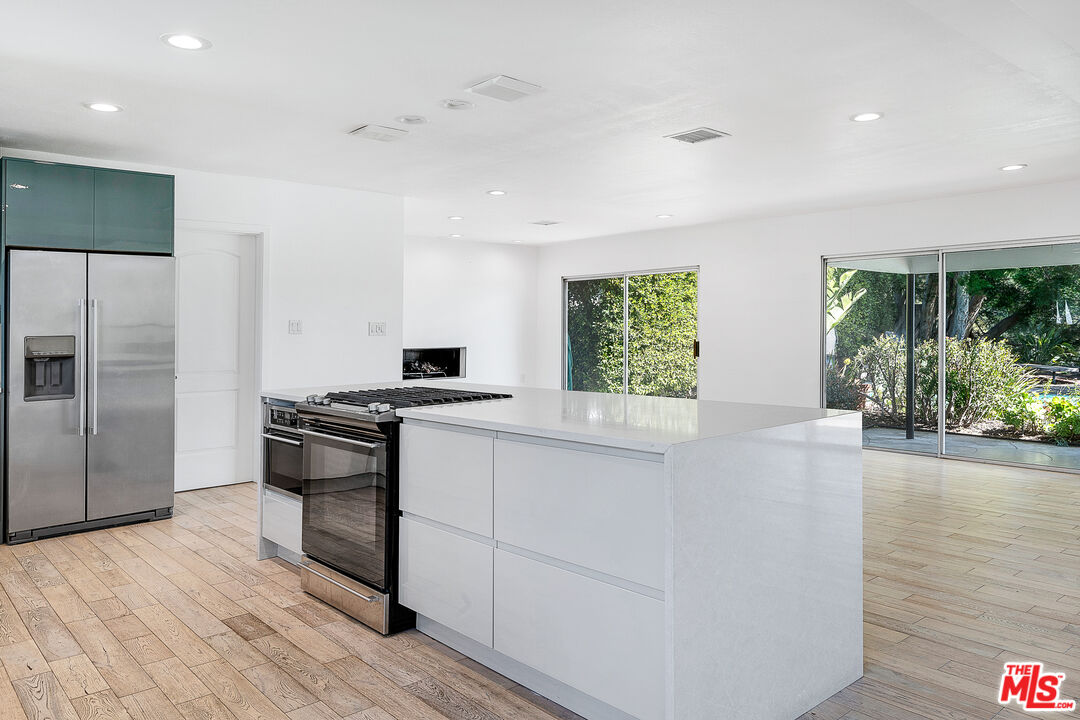 2700 Carmar Drive Los Angeles, CA 90046 - Photo 18 of 45