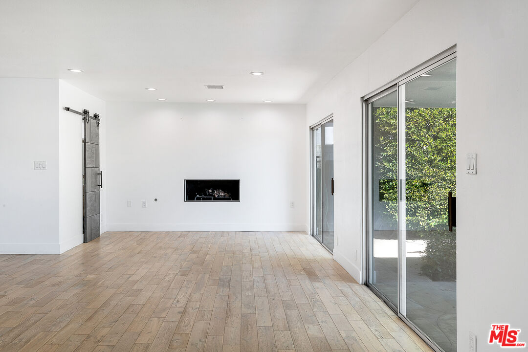 2700 Carmar Drive Los Angeles, CA 90046 - Photo 19 of 45