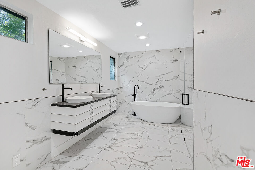 2700 Carmar Drive Los Angeles, CA 90046 - Photo 24 of 45