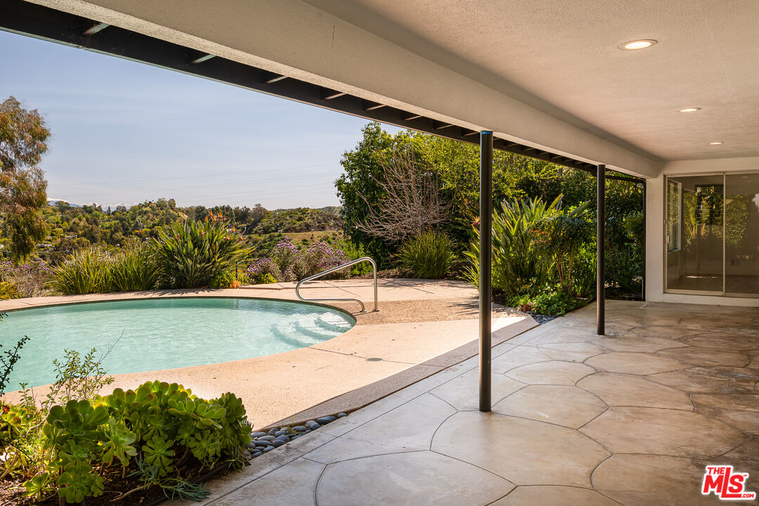 2700 Carmar Drive Los Angeles, CA 90046 - Photo 41 of 45