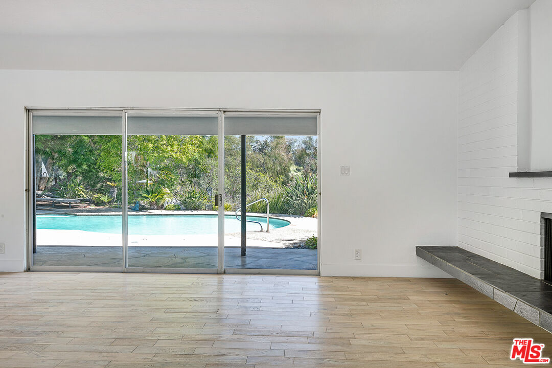 2700 Carmar Drive Los Angeles, CA 90046 - Photo 7 of 45