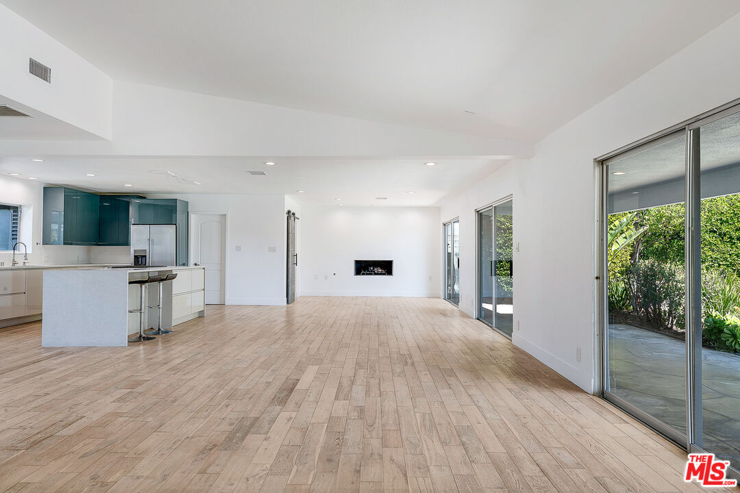 2700 Carmar Drive Los Angeles, CA 90046 - Photo 10 of 45