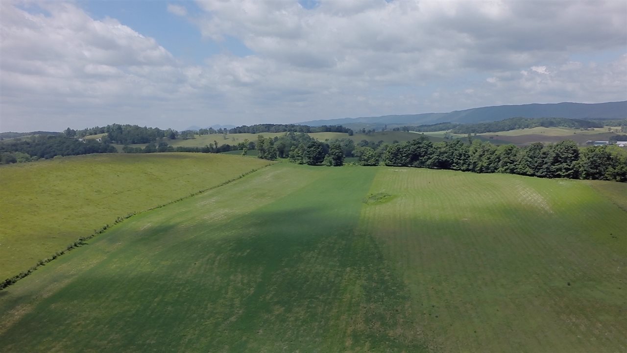189 Mish Barn Road Staunton, VA 24401 - Photo 4 of 16 a view of an ocean and beach