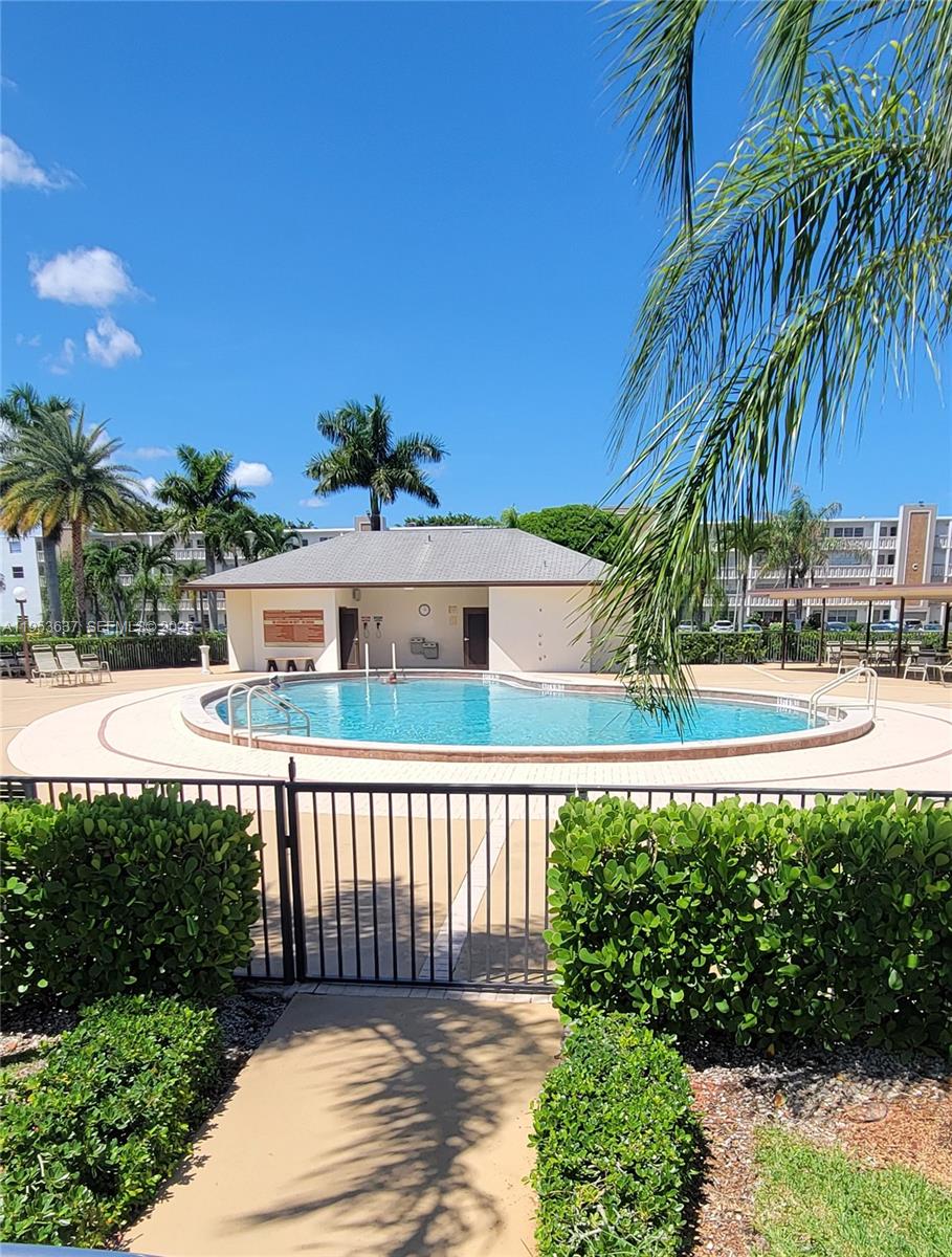 272 Mansfield H, Unit 272 Boca Raton, FL 33434 - Photo 16 of 17 Gallery Image 16