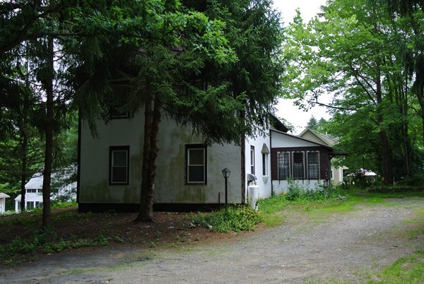 202 Fitch Road Clinton, MA 01510 - Photo 4 of 13
