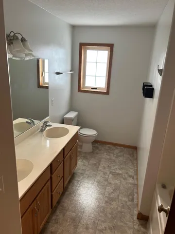 $252,900 | 1035 Petra Court Southwest, Pine Island, MN 55963