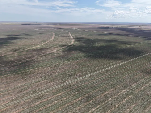 $1,092,420 | 364.14 Acres Pullman Road, Claude, TX 79019